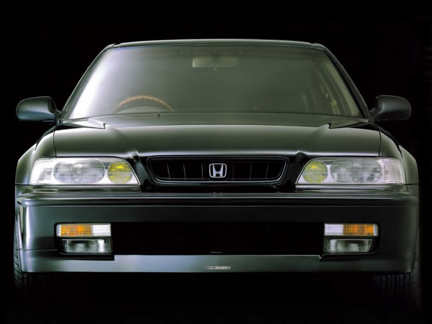 Honda Legend de face