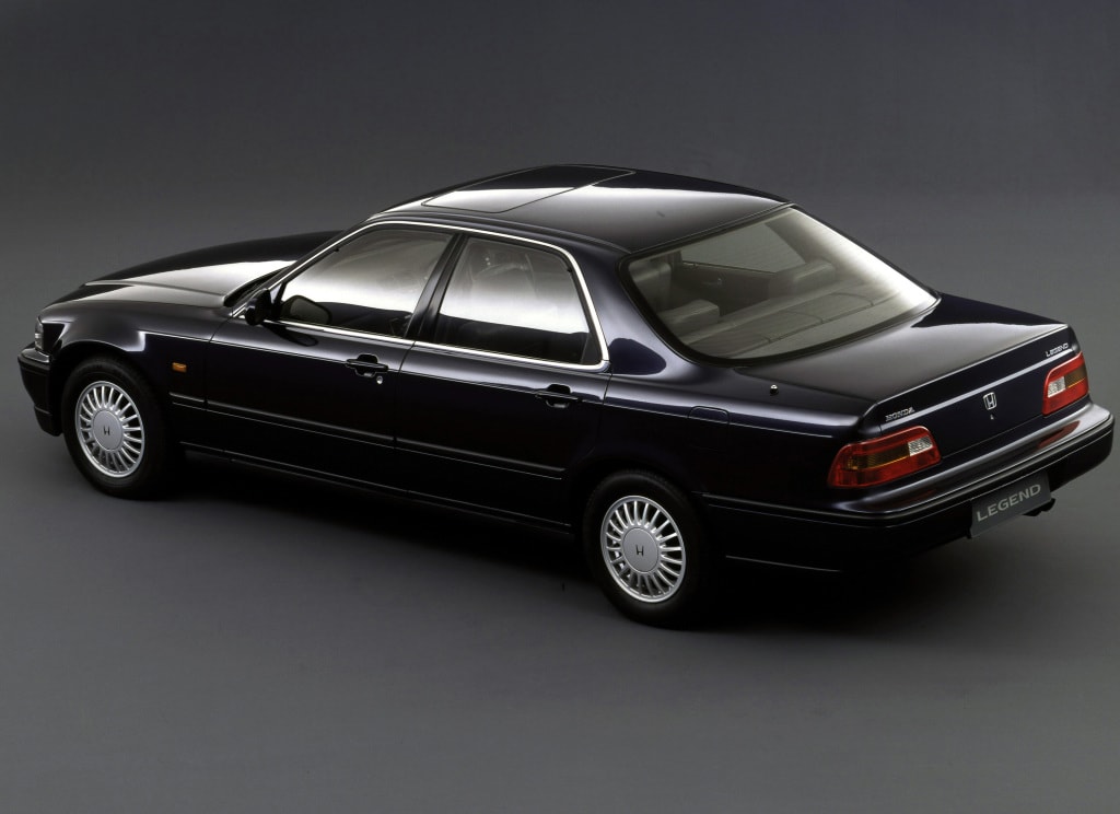 Honda Legend vue de trois quarts arrière