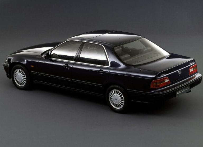 Honda Legend vue de trois quarts arrière