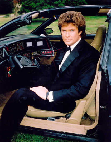 L'intérieur futuriste de KITT jure un peu avec le smocking so 80's de Michael Knight