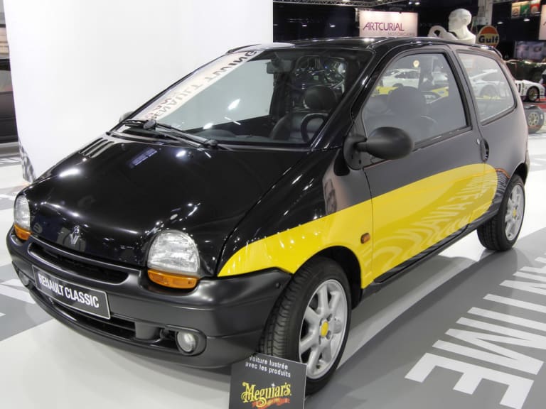 La plus rare des Twingo: une Lecoq ! So chic !