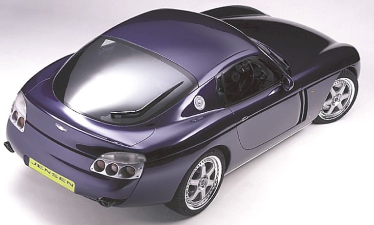 La CV8 Concept telle qu'elle fut présentée (en haut) et telle qu'elle fut vendue sur Ebay (en bas) !