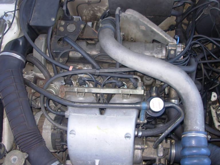 Moteur de la Peugeot 309 GTI Turbo