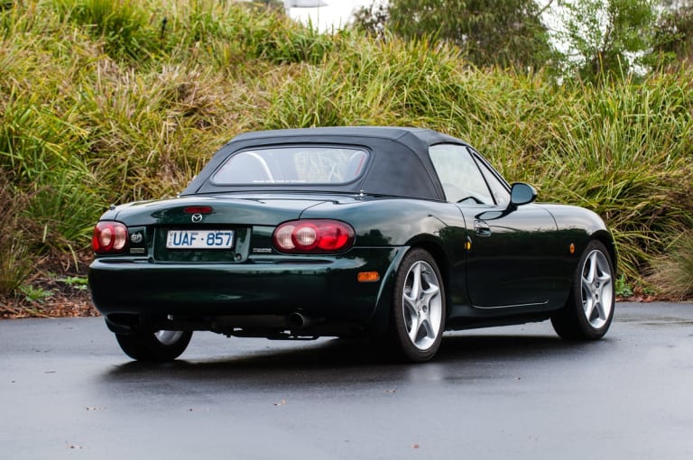 Mazda MX-5 vue de dos