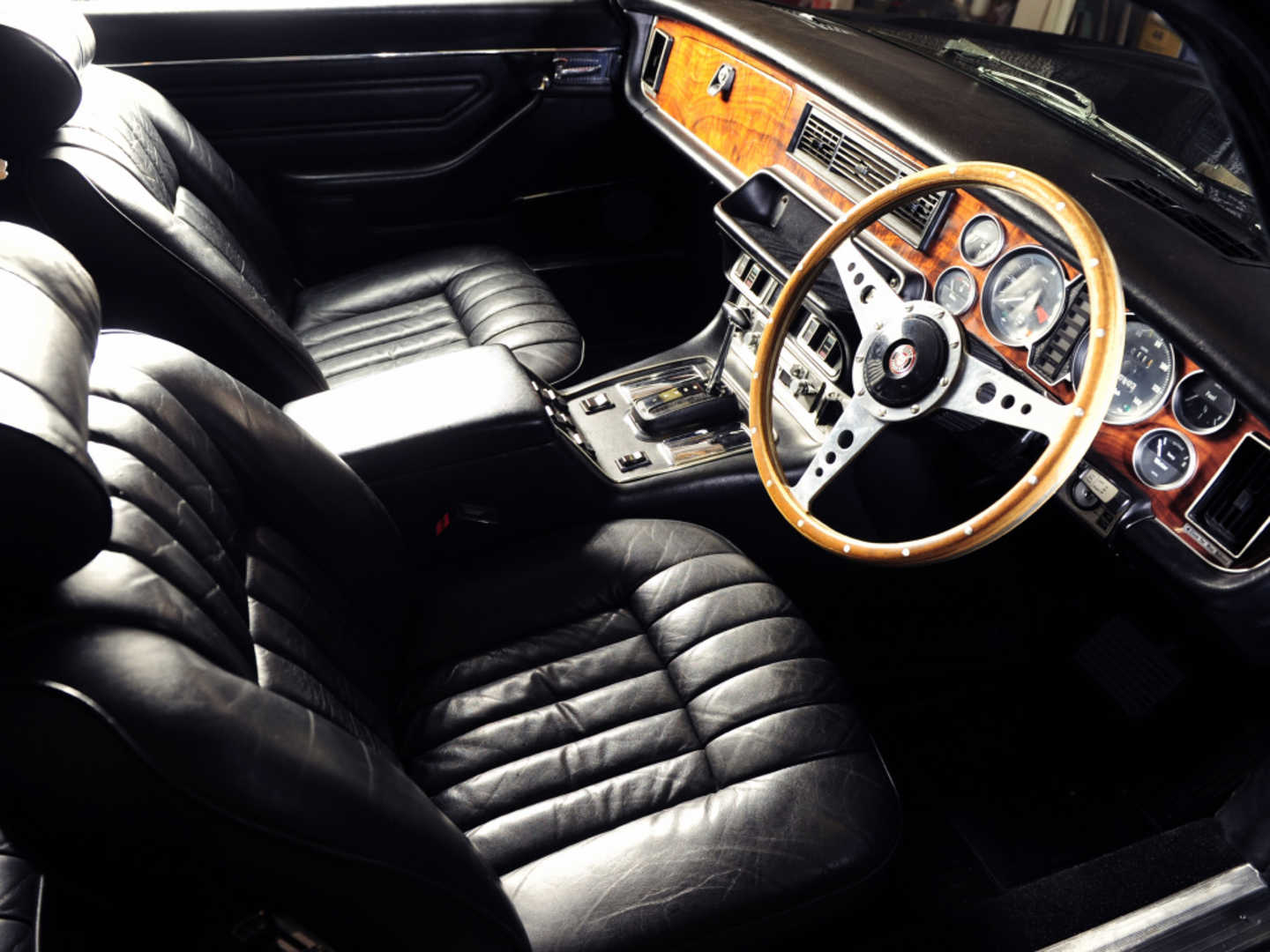 Intérieur de la Jaguar XJC