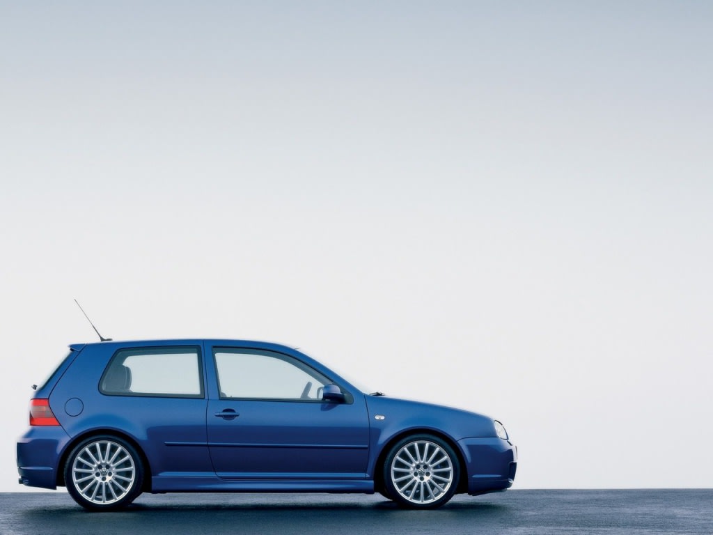 Golf IV R32 vue de profil
