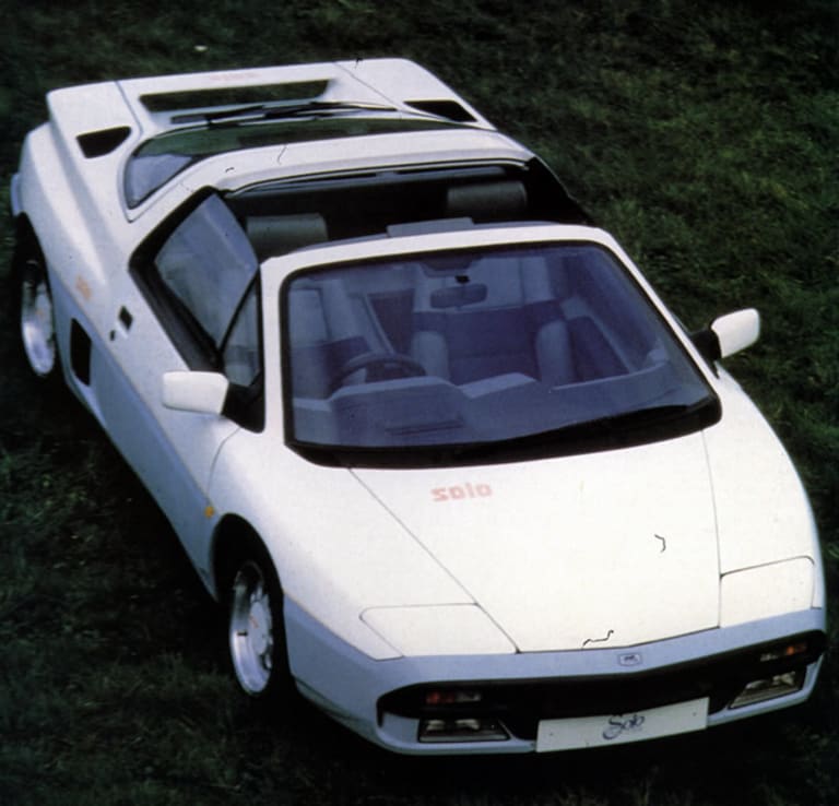 La Solo 1, qui rentrait en concurrence avec la Toyota MR, se transformera alors en Solo 2