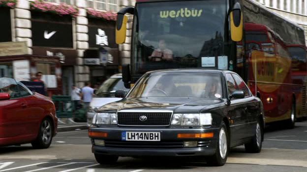 Au Japon, la Lexus LS400 s'appelle Toyota Celsior !