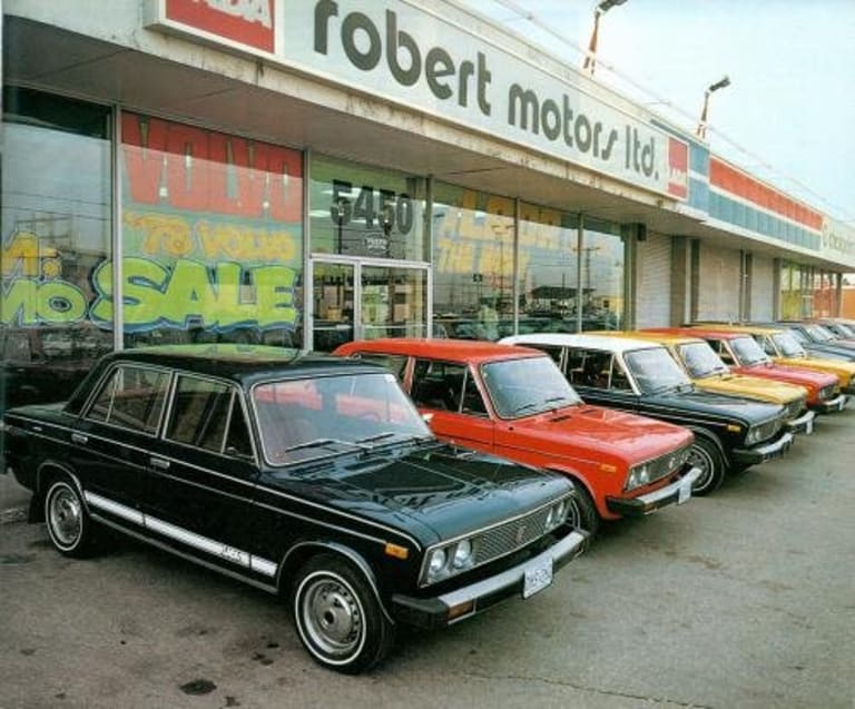 Une des 70 concessions Lada au Canada !