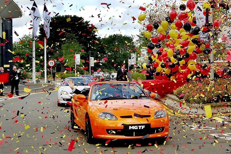 Le relancement de la MG TF à Longbridge en 2009 (image BBC)