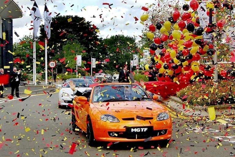 Le relancement de la MG TF à Longbridge en 2009 (image BBC)