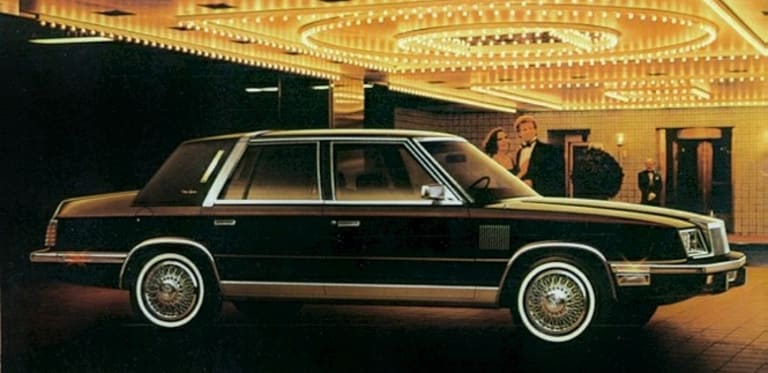 La New Yorker de 11ème génération perd ses phares escamotables, diminue en taille et se dote de 6 cylindres !