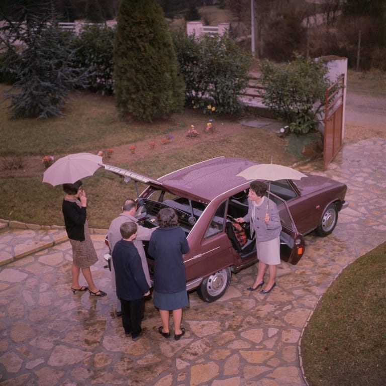 FAMILLE SUR LE DEPART