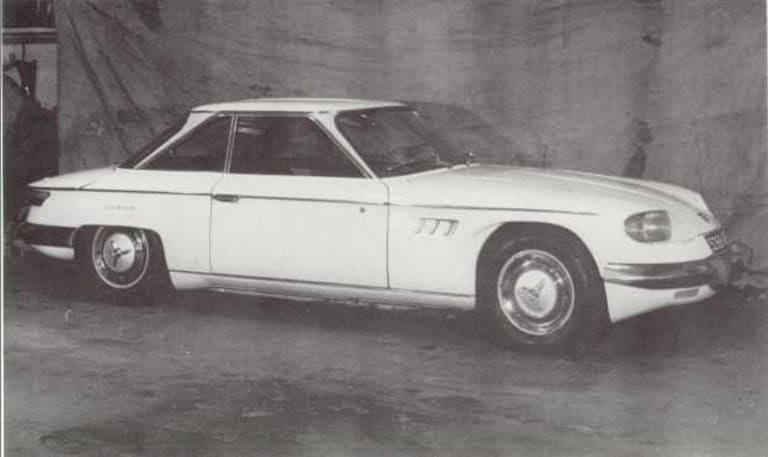 Photo de l'époque de la Panhard 24 CT