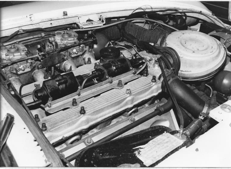 Baie moteur de la « Super » Panhard 24 CT