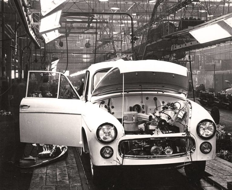 Ce n'est qu'à l'automne 1958 que les Syrena seront fabriquées à la chaîne !
