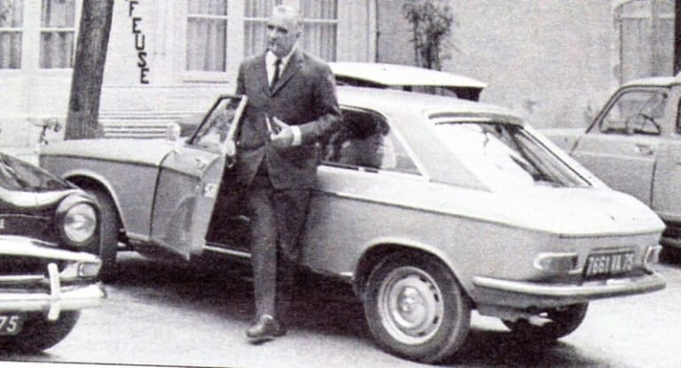 Pompidou, amateur de voiture, roule en 204 Coupé !