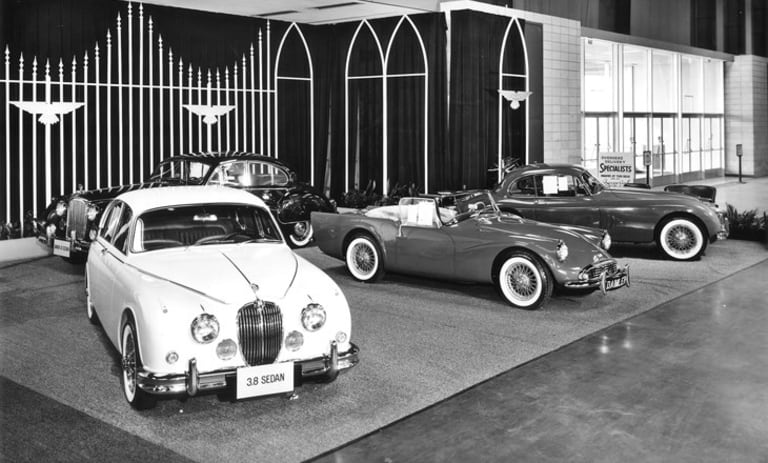 Au milieu des Jaguar et des Daimler à Chicago, la SP 250 trône !