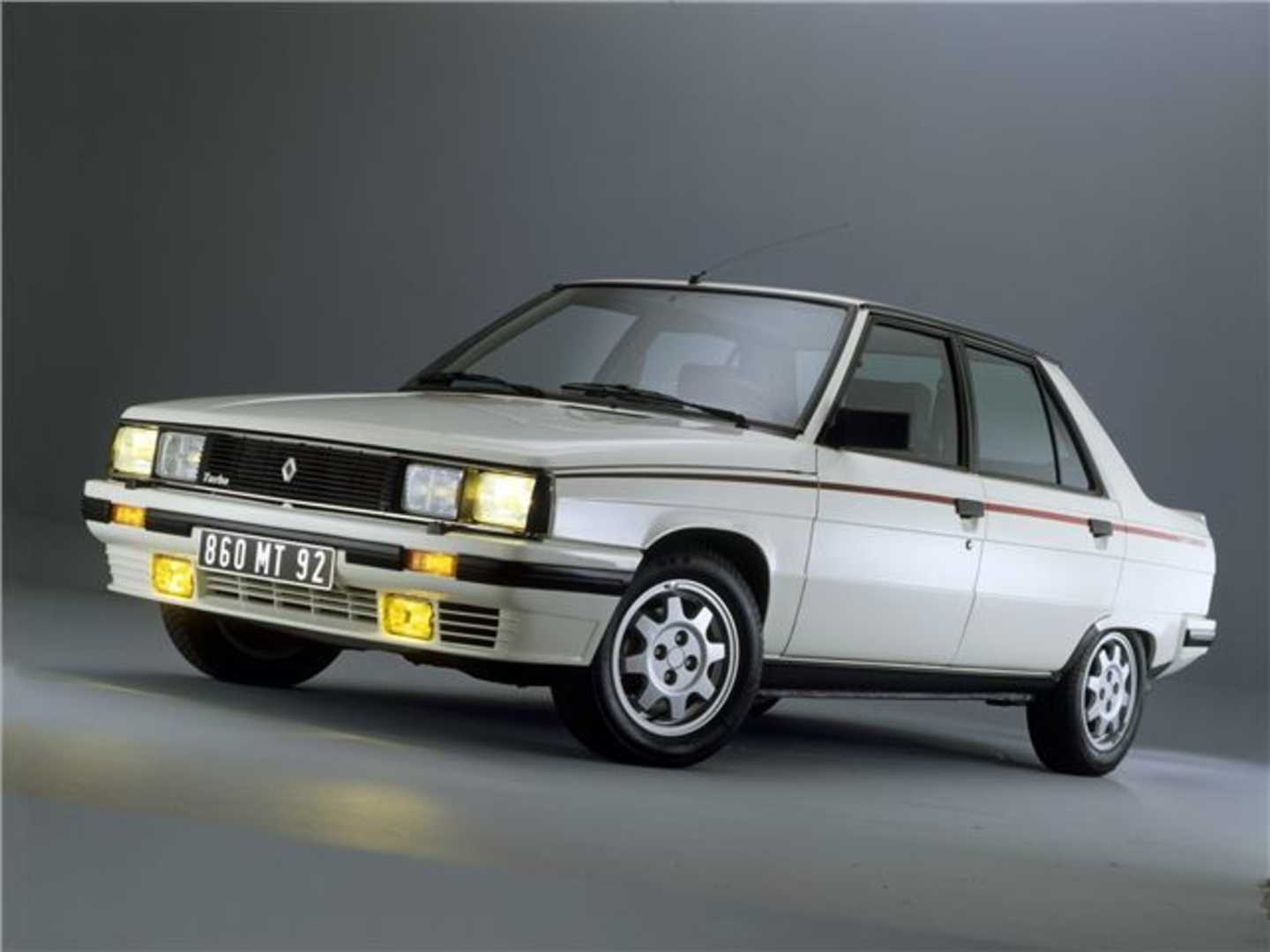 La Renault 9 Turbo n'apparaît qu'avec le millésime 86.