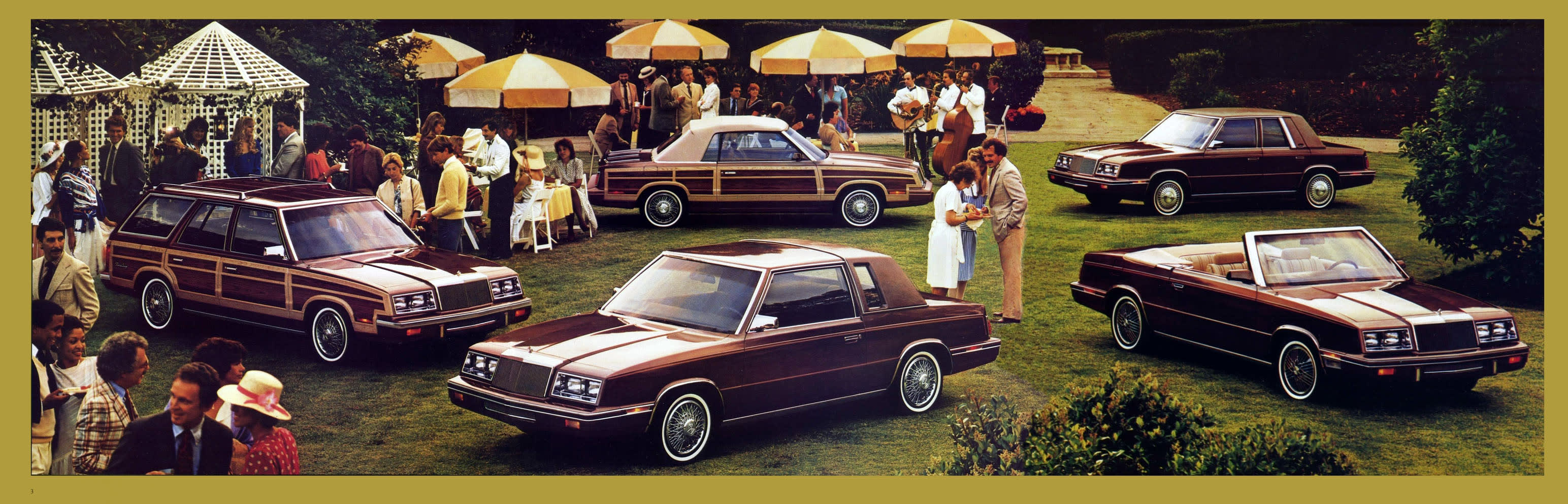 La LeBaron de 1982 est bien plus classique que celle de 1986 avec ses phares escamotables !