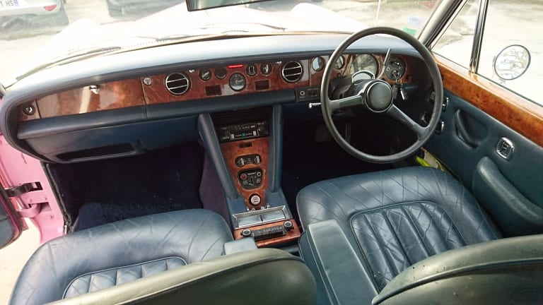 Aujourd'hui, le seul voyant qui s'allume sur cette Rolls, c'est celui de la jauge d'essence !