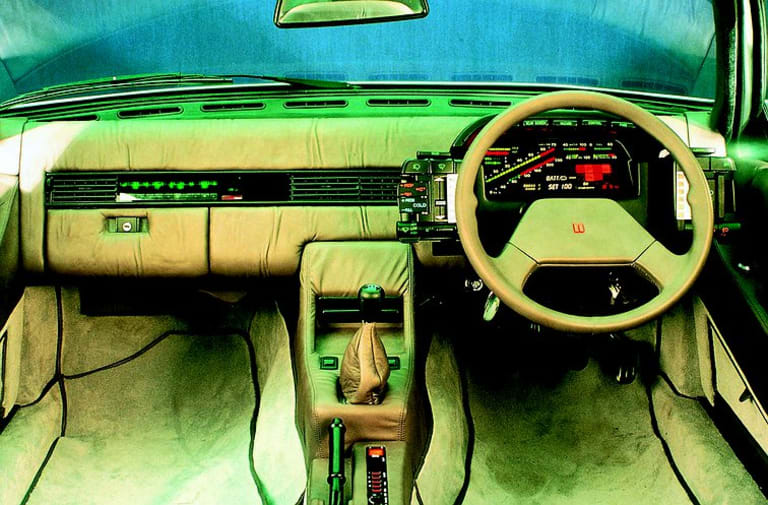 A l'intérieur c'est très 80's !