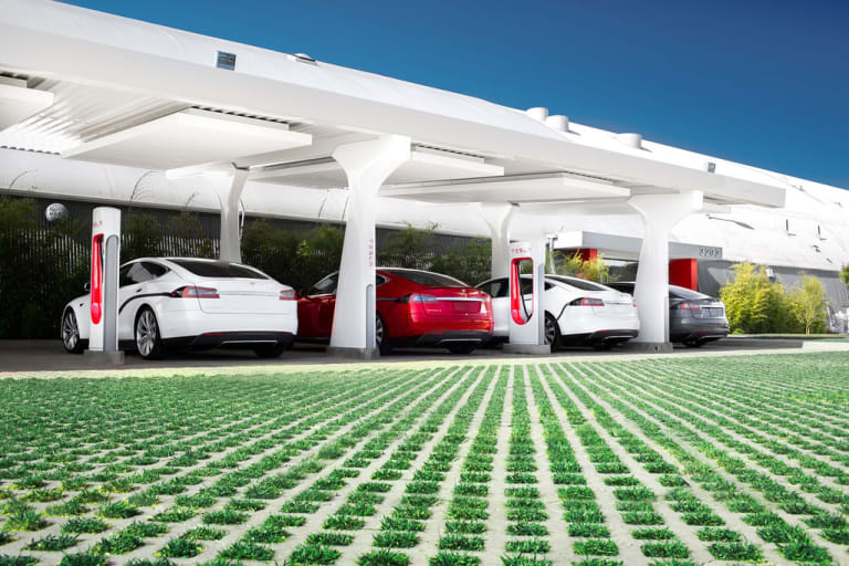 Voilà à quoi ressemblent certains superchargeurs aux USA !