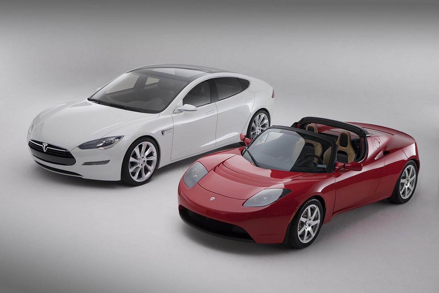 La première Tesla fut le Roadster, dérivé d'une Lotus Elise