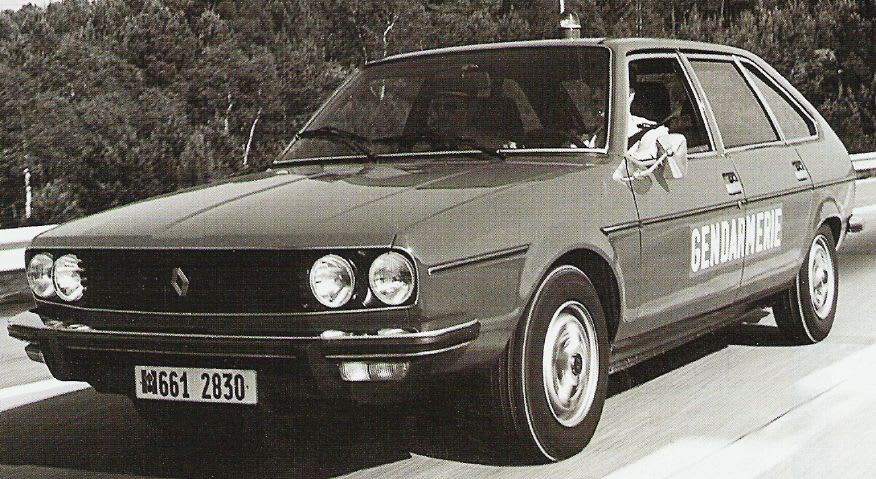 Un seul exemplaire de la R30 sera testé par la BRI, sans succès ! On lui préferera la CX 2400