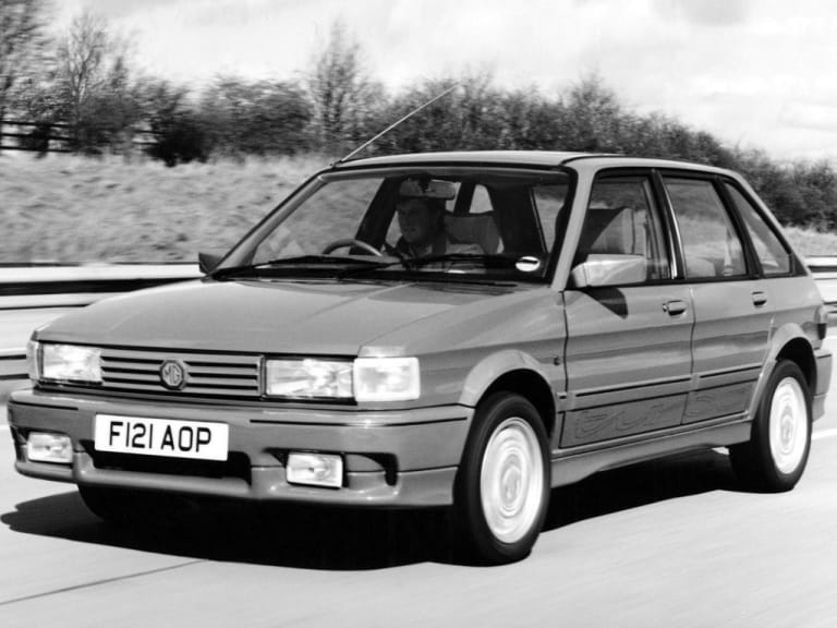 La MG Maestro Turbo n'apparaît qu'en octobre 1988, et se vendra péniblement à 505 exemplaires