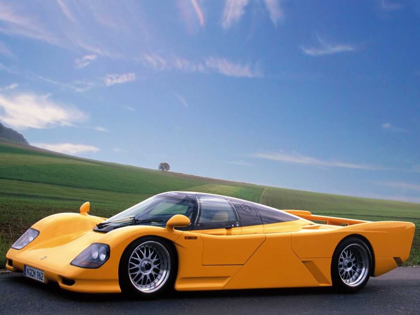962 Le Mans jaune de profil