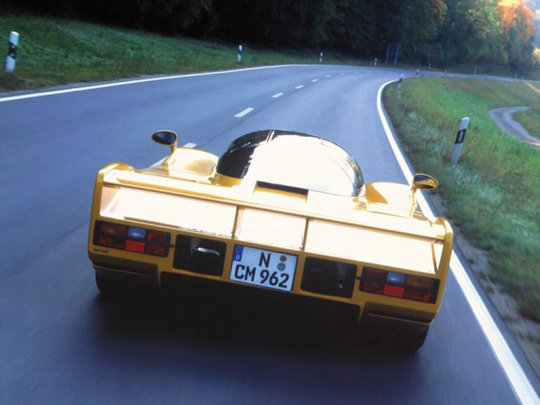 962 Le Mans de dos roulant sur route