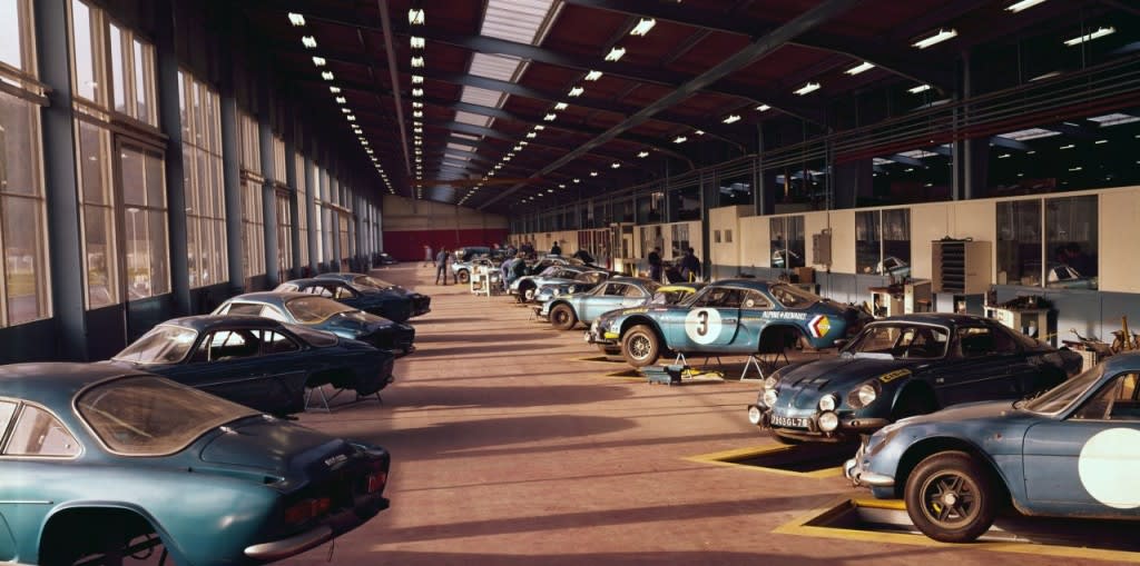A partir de 1960, c'est à Dieppe que seront assemblées les Alpines (ici des A110 en 1976)