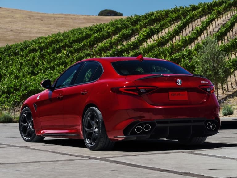 Giulia 09 Quadrifoglio