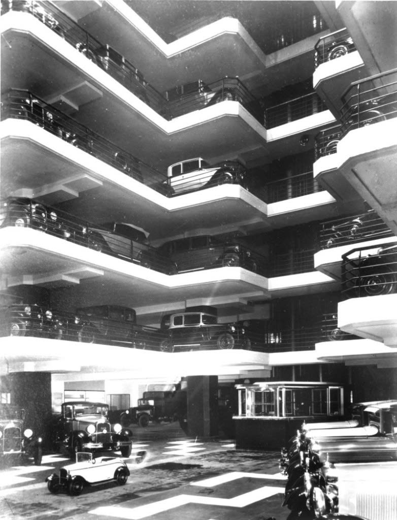 L'intérieur "théatral" du Garage Marbeuf