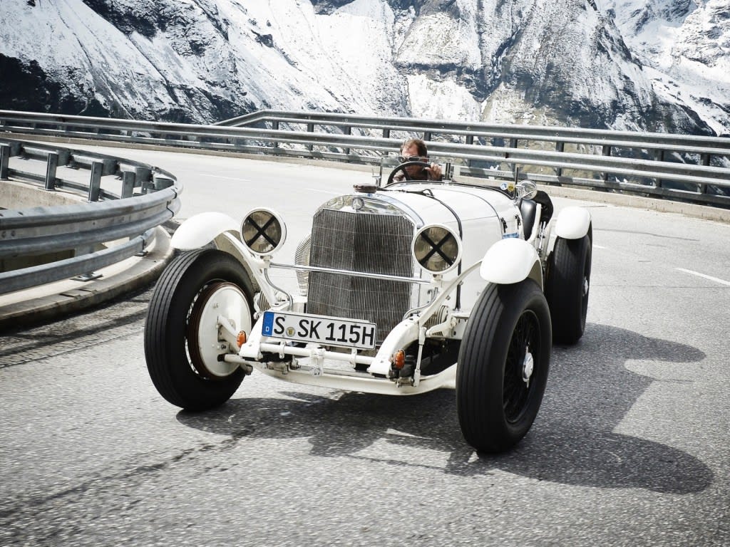La Mercedes Benz SS de 1928 (W06) servira quant à elle de modèle à Stevens !