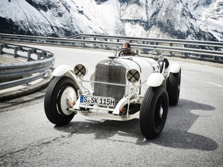 La Mercedes Benz SS de 1928 (W06) servira quant à elle de modèle à Stevens !