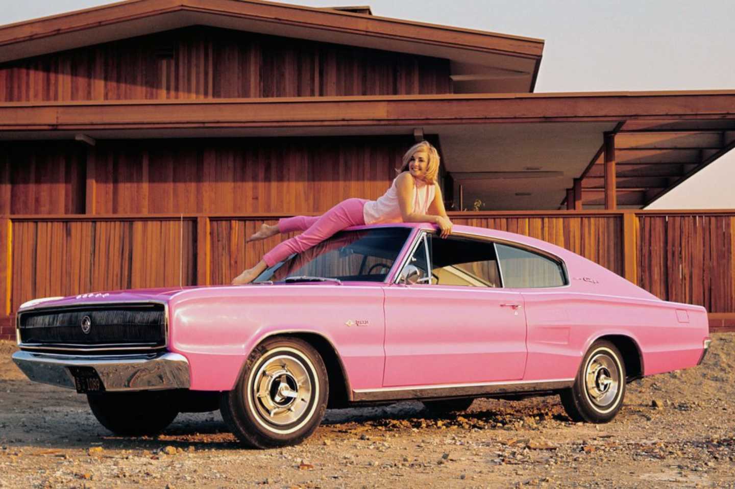 En 1966, place à la Dodge Charger !