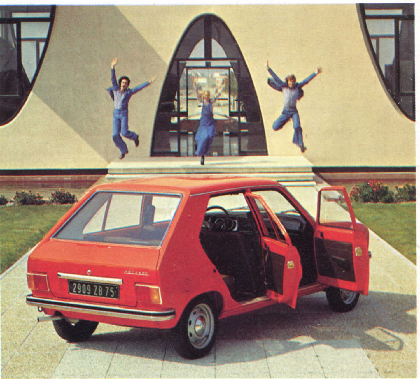 Peugeot 104 Berline rouge