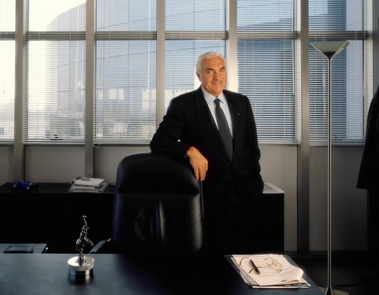 Romano Artioli, du temps de sa splendeur, dans son bureau de Campogalliano !