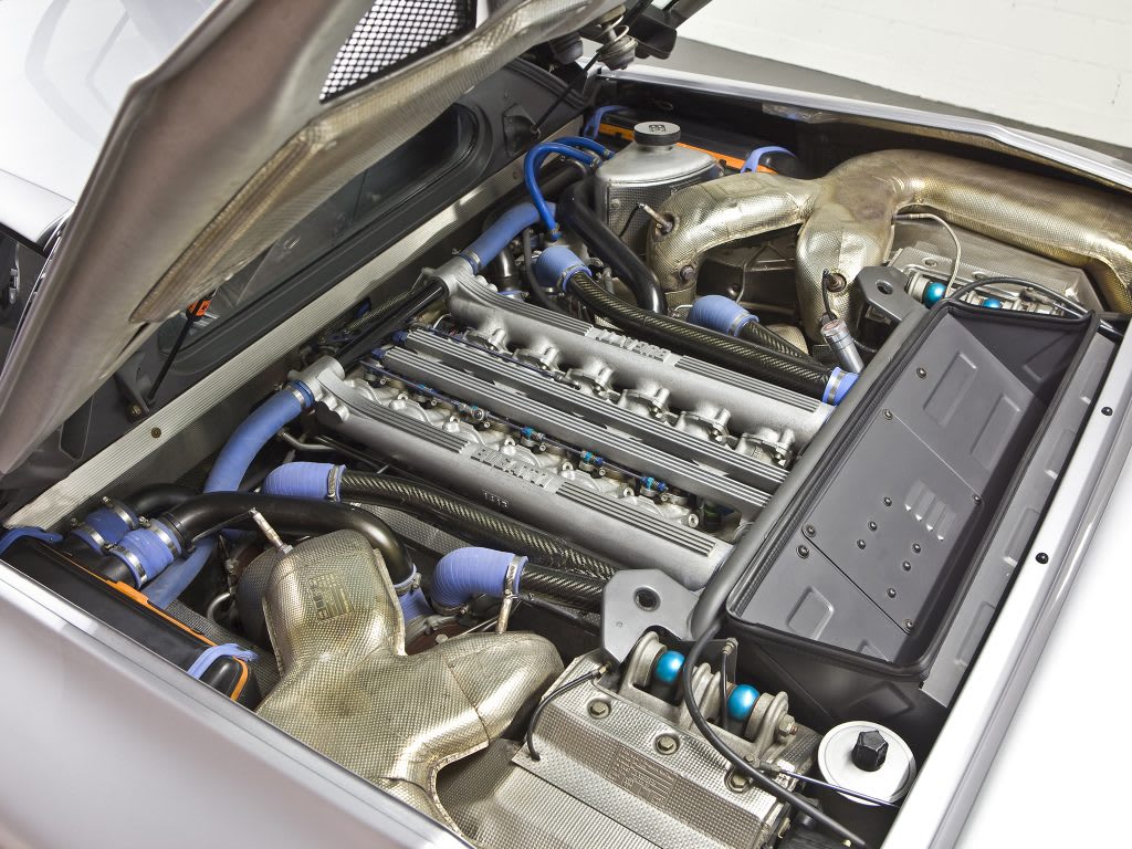 EB110 15 GT Moteur