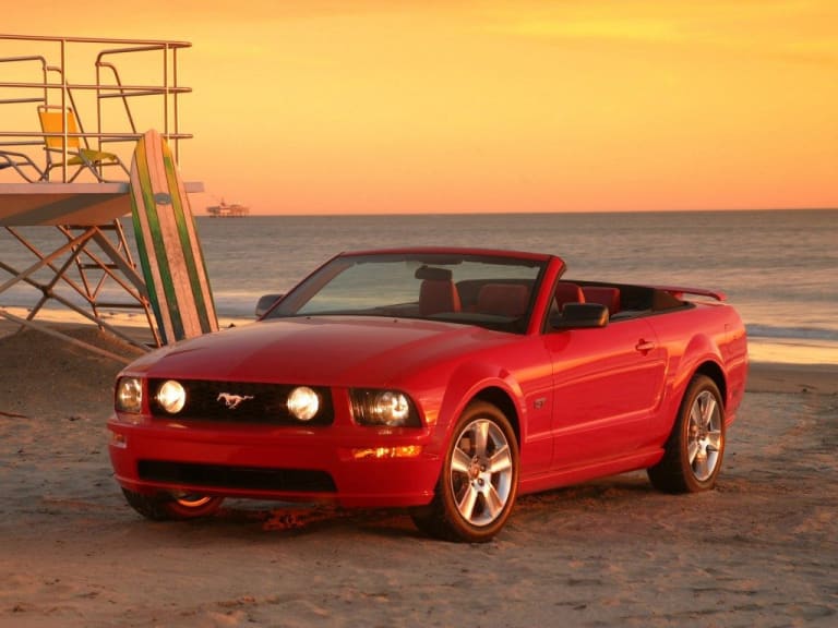 Une Mustang de 2005 !