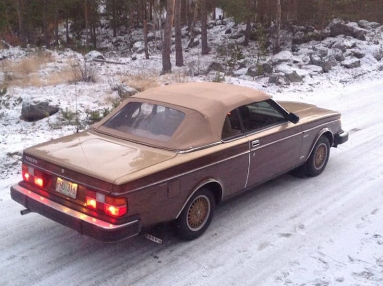 L'exemplaire vendu 30 000 $ en Norvège, encore immatriculé dans l'Oregon (image: Jalopnik)