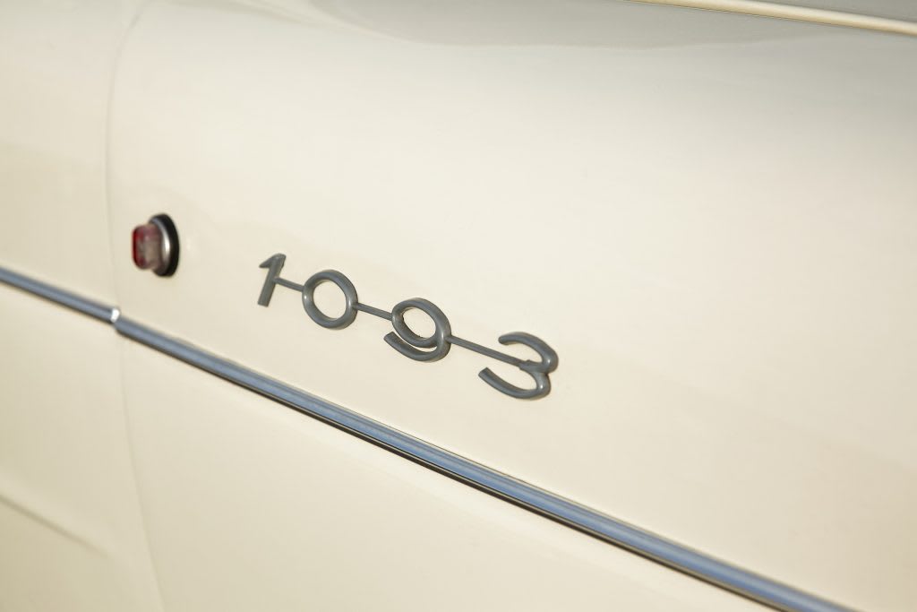 Zoom sur le sigle 1093
