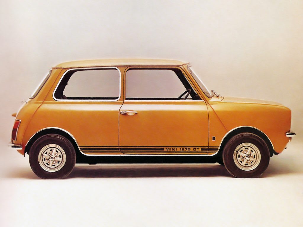 Mini 1275 GT orange vue de profil
