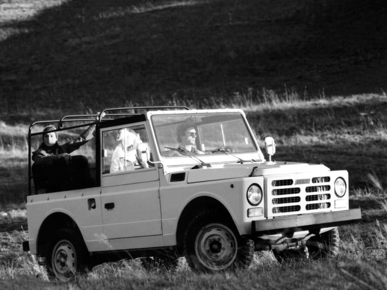 Le Fiat Campagnola qui donne sa base au Sporting de Moretti