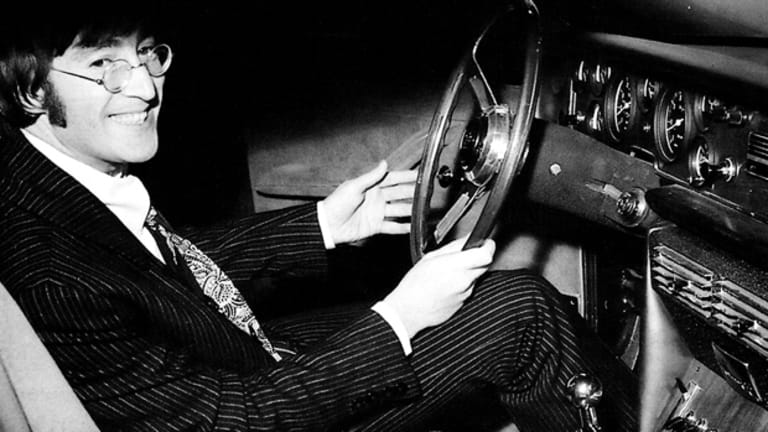 John Lennon au volant de sa S4, la deuxième construite, en 1968 !