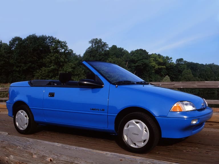 La version américaine, badgée Geo Metro !
