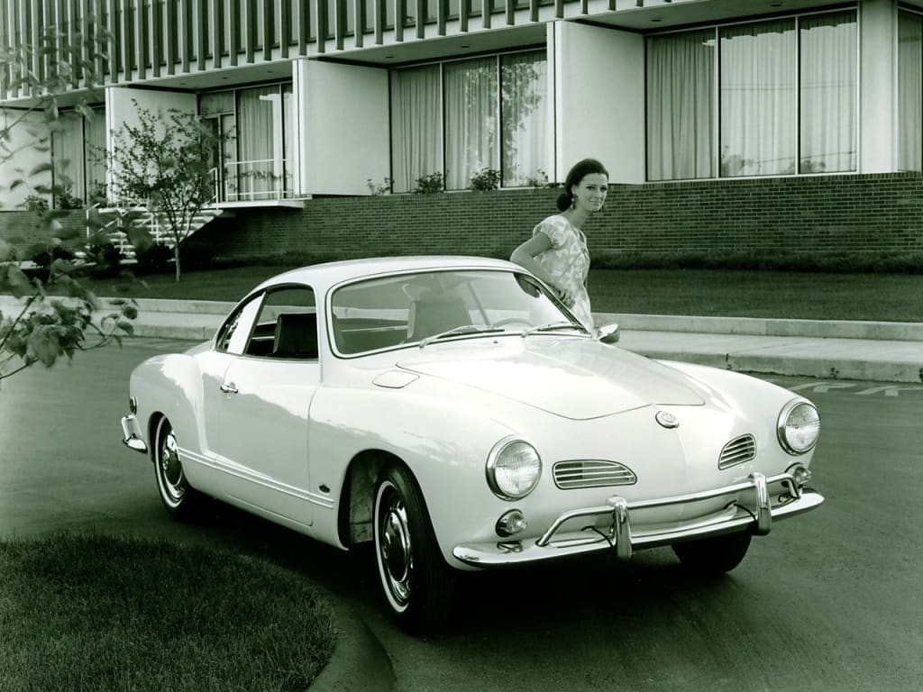 Depuis 1962, Volkswagen do Brasil produit la Karman-Ghia (en haut) puis sa version modernisée TC à partir de 1970 (en bas)