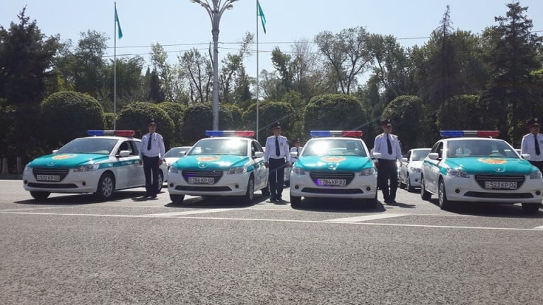 La Police d'Astana prend livraison de 42 Peugeot 301 en juin 2014